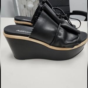 Antelope Black Wedge Sandals Size 5.5
